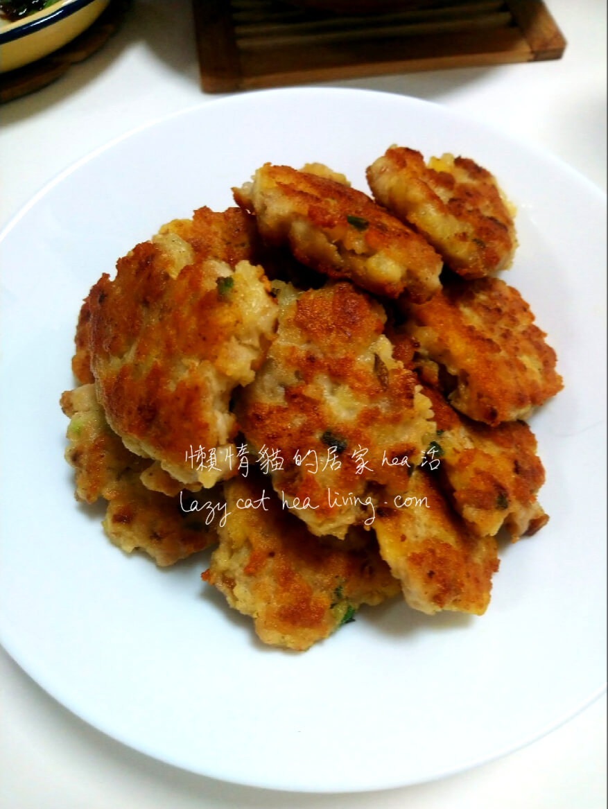 香煎雞肉薯餅 - 煎過的薯仔雞肉餅, 又香又鬆鬆軟軟